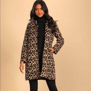 FELINE FANTASTIC TAN LEOPARD PRINT COAT
LULUS